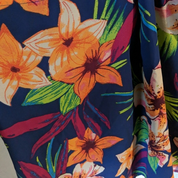 Old navy blue top - Picture 3 of 3